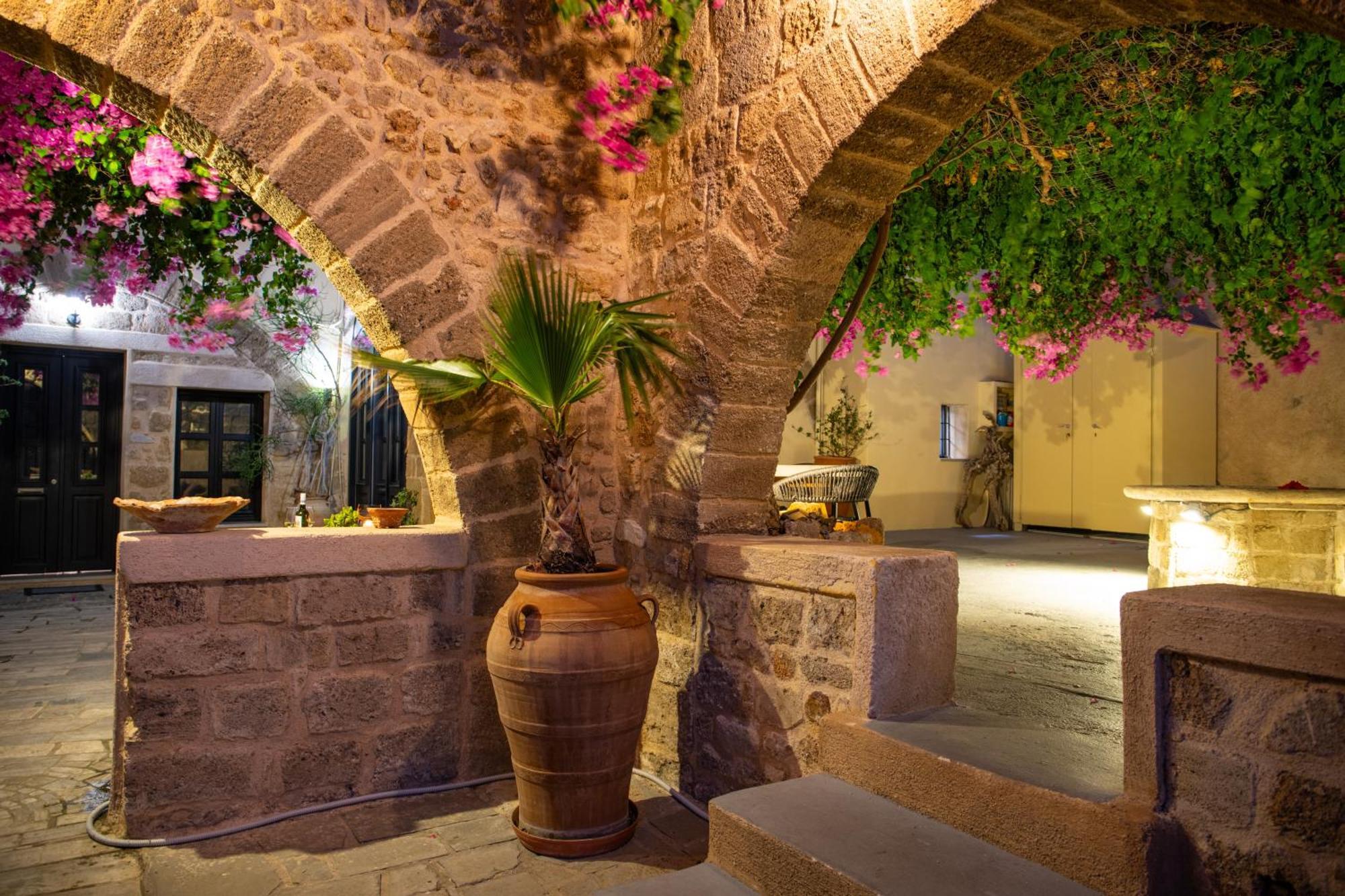 The Old Town House Apartment Rhodes City ภายนอก รูปภาพ