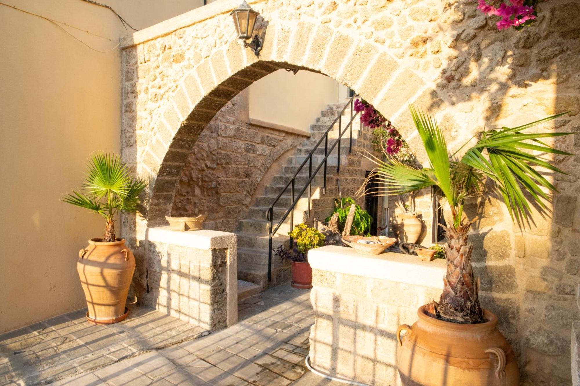 The Old Town House Apartment Rhodes City ภายนอก รูปภาพ