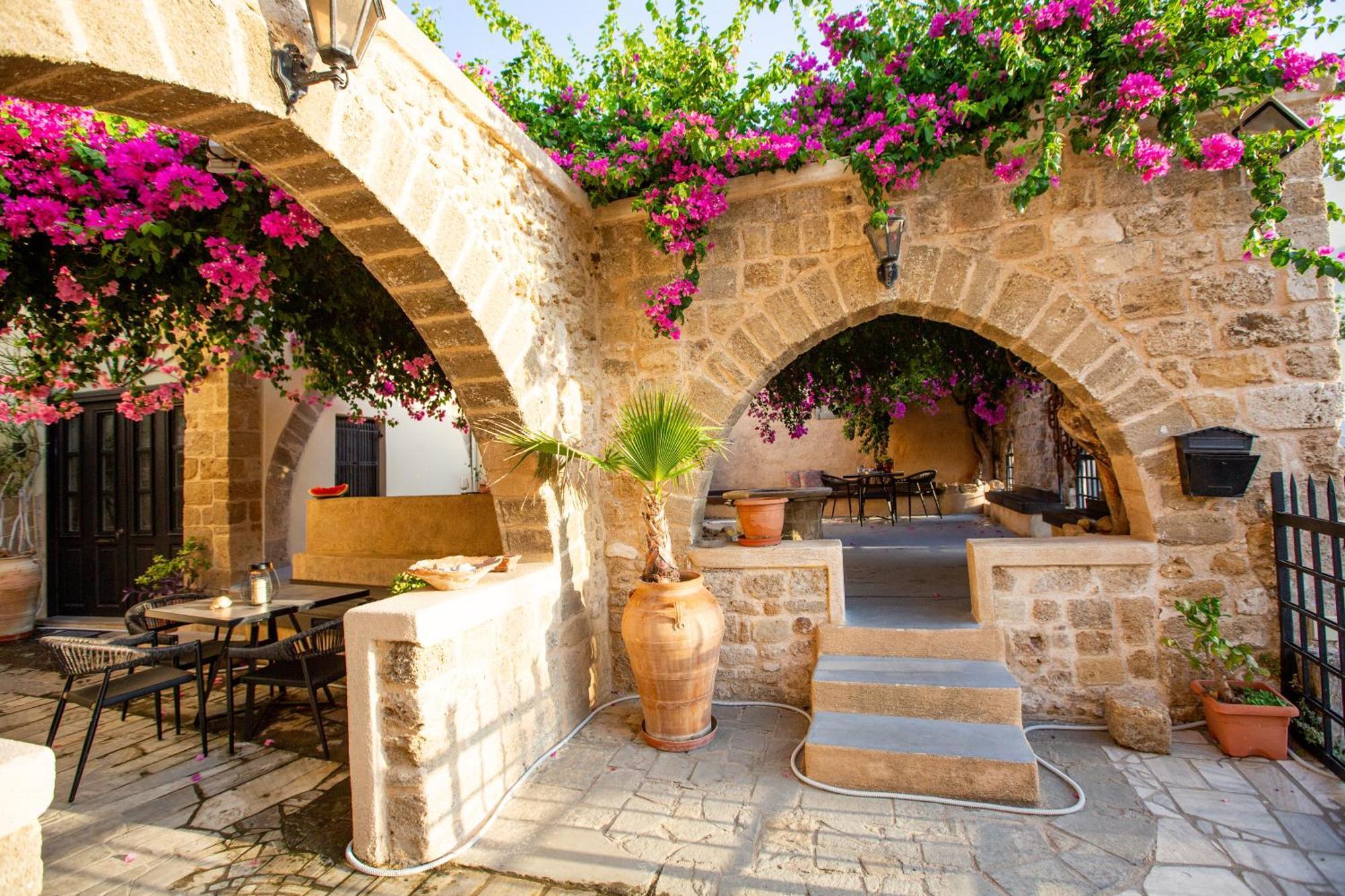 The Old Town House Apartment Rhodes City ภายนอก รูปภาพ