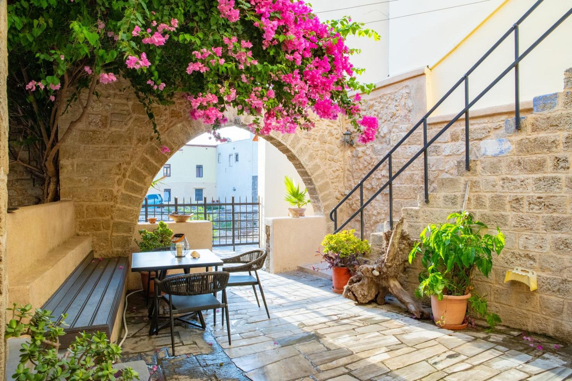 The Old Town House Apartment Rhodes City ภายนอก รูปภาพ